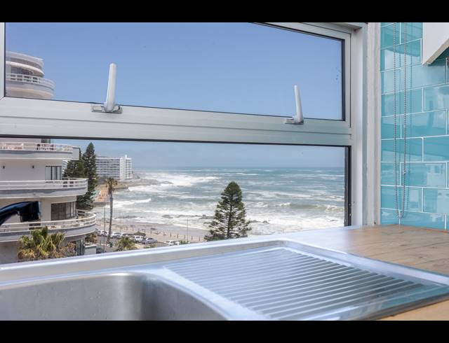 2 BEDROOM APARTMENT TO LET IN SEA POINT